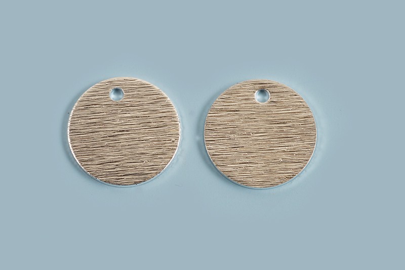 Mønt, børstet, ca. 12 mm, forsølvet med sterlingsølv 925s, 2 stk.