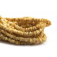 Shell pearls, chips, gul, ca. 3-4x10 mm, 1 streng