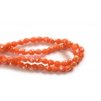 Glasperle, dråbe, facet, coralfarvet, 4,5x4,5 mm, 1 streng