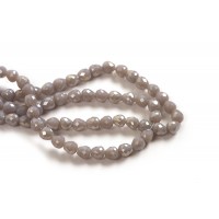Glasperle, dråbe, facet, grå, 4,5x4,5 mm, 1 streng