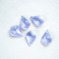 Zirkon,Iønnebladform,21.5*15mm，2 stk. - Lyslilla